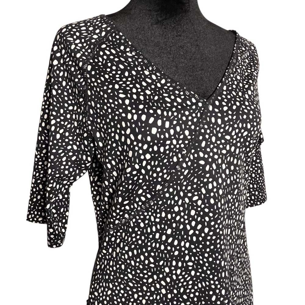 Title Nine NWT Cafe Sleeve Spiral Seam Dress Dot Black White Athleisure Dress M - Picture 4 of 14